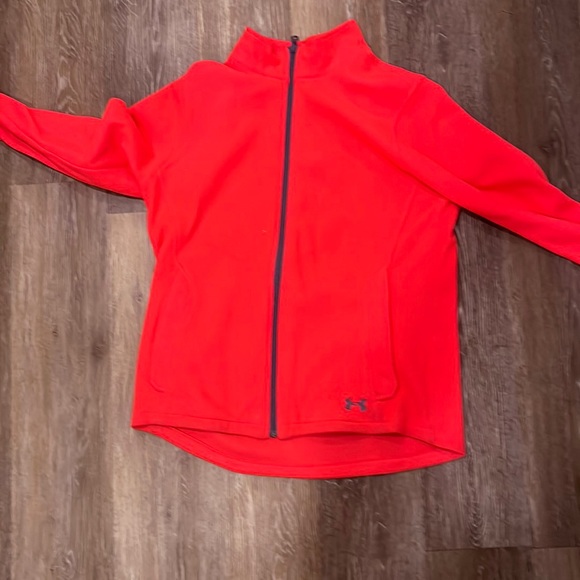 Under armour winter jacket. Water resistant.  Girls XL.  Can be worn as XS women - Picture 5 of 7
